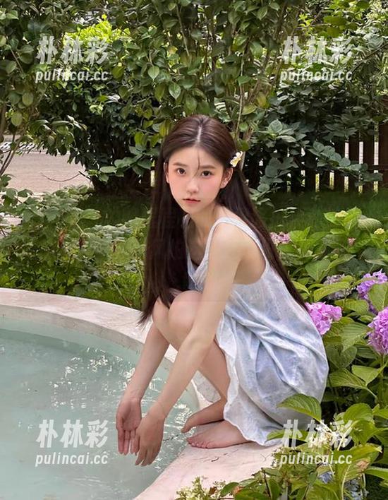 秀人网 - 领略程程程的厦门旅拍，私拍美图品质超高，跟风拍这些还真没少掉面子！.txt