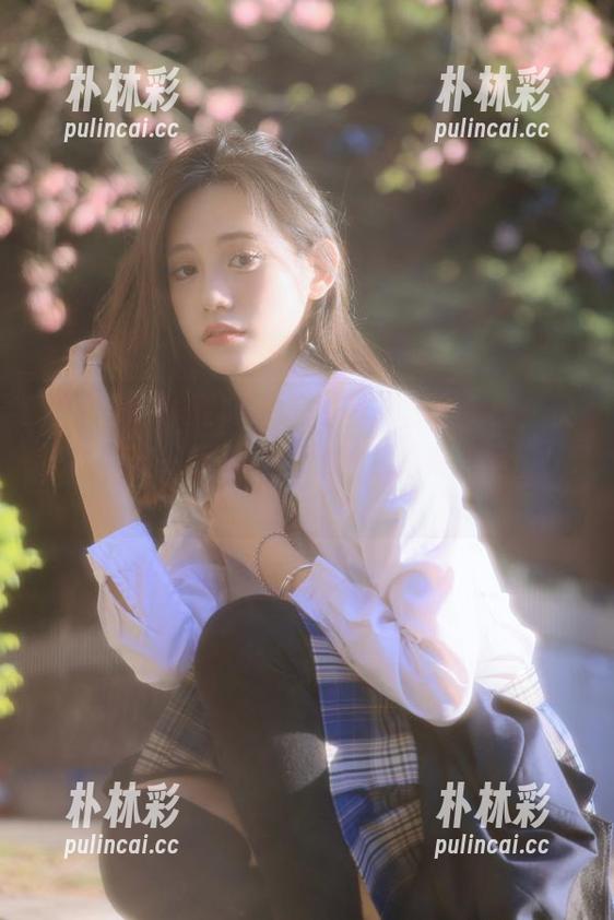 秀人网 - 米亚Mia美腿写真合集上线，快来观看这一系列华丽与时尚的完美呈现！.txt
