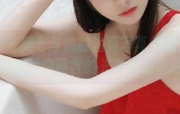 秀人网 – 美七与她的油亮写真作品：探索每一张图片中蕴含的光与影的诗意.txt