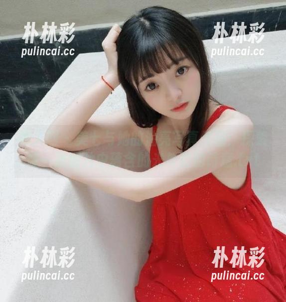 秀人网 - 美七与她的油亮写真作品：探索每一张图片中蕴含的光与影的诗意.txt