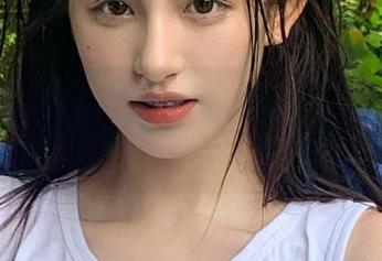 秀人网 – 芝芝Booty性感内衣美臀女神最新作品集，尽显诱惑与风情.txt