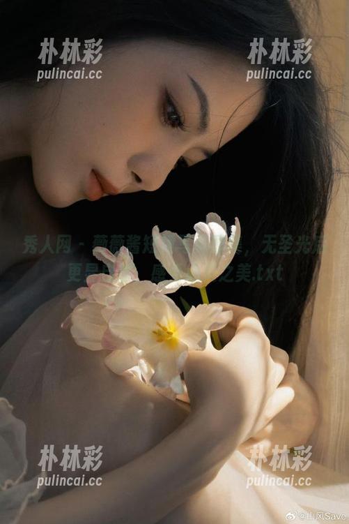 秀人网 - 薇薇酱短裙写真图集，无圣光后更显自然，感受心灵之美.txt