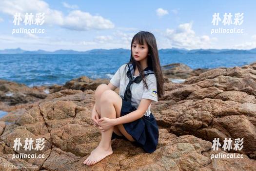 秀人网 - 不容错过！西希白兔最新黑色写真图册带你领略独特美感.txt