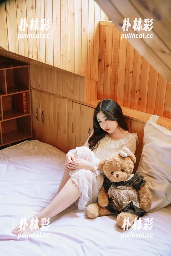 最新空姐写真图集：穆零Mu0以独特视角诠释执飞之美.txt