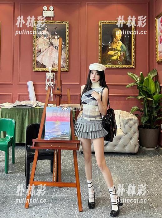 精彩瞬间：“米线线sama”与泳池的浪漫邂逅，尽在这组原图照片中.txt