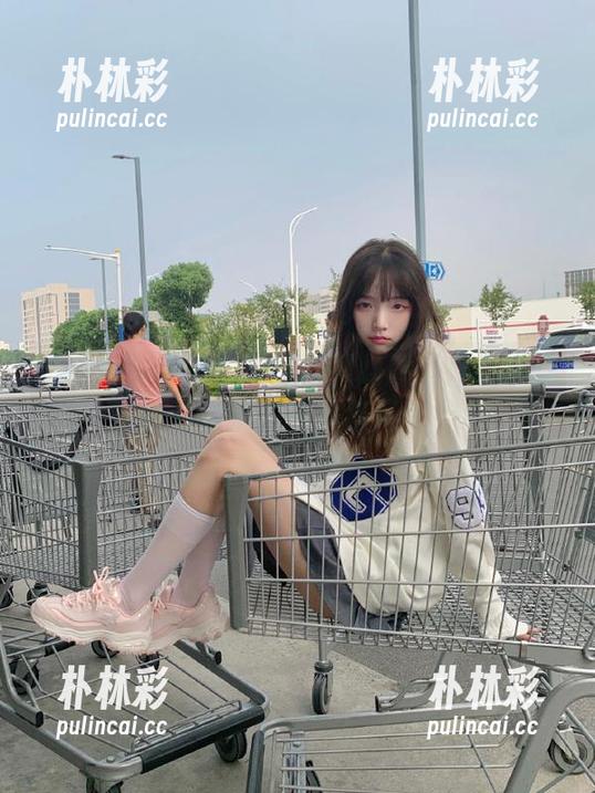 紧急企划 - 为你揭晓：龙崎聆音白色写真与照片背后的故事与灵感.txt
