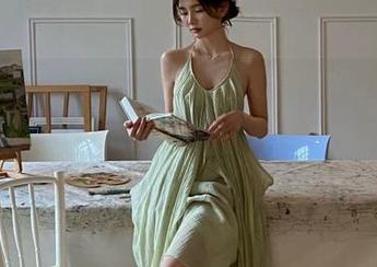 微密圈 – 走进纪念小小v的世界：定制美足图集，展现她独特的风采与灵动之美。.txt
