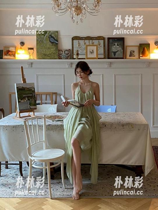 纪念小小v 微密圈 - 走进纪念小小v的世界:定制美足图集,展现她独特的风采与灵动之美。.txt