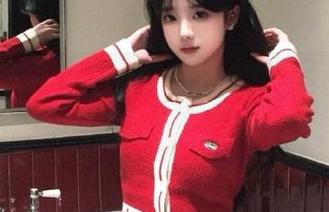 纳丝摄影 – 小莲花学妹的定制写真图集：捕捉每个动人瞬间的专属艺术.txt