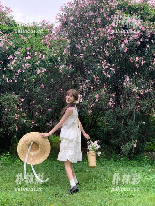 美媛馆 - 高清图册：感受K8傲娇萌萌Vivian的黑色写真，唤醒内心深处的共鸣.txt