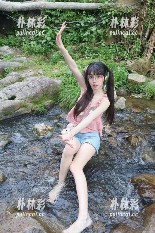 美媛馆 - 超萌小魔女奈奈的私拍图包，女神气质尽展无遗！.txt