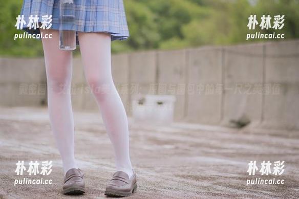 微密圈 - 艾拉·isla美脚系列：原图与图包中的每一尺之美都值得追寻.txt