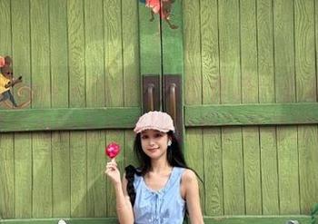 花漾show – 为你定制的作品：小海臀学姐展示出的无与伦比的摄影新高度.txt