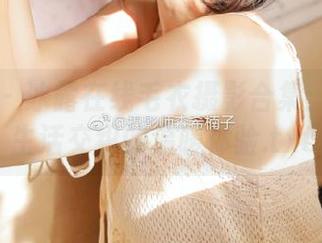 蜜桃社 – 冰露在线毛衣摄影合集：艺术与生活交织的温暖体验.txt