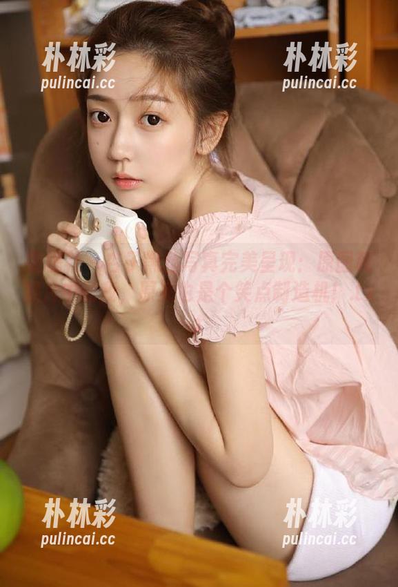 蜜桃社 - 杏子黑丝写真完美呈现：原图和照片中的我，原来也是个笑点制造机！.txt