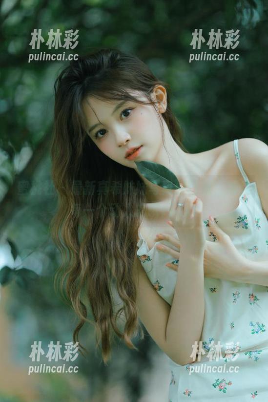 蜜桃社 - 最新真希妹妹写真原图集，捕捉每一个动人的瞬间.txt