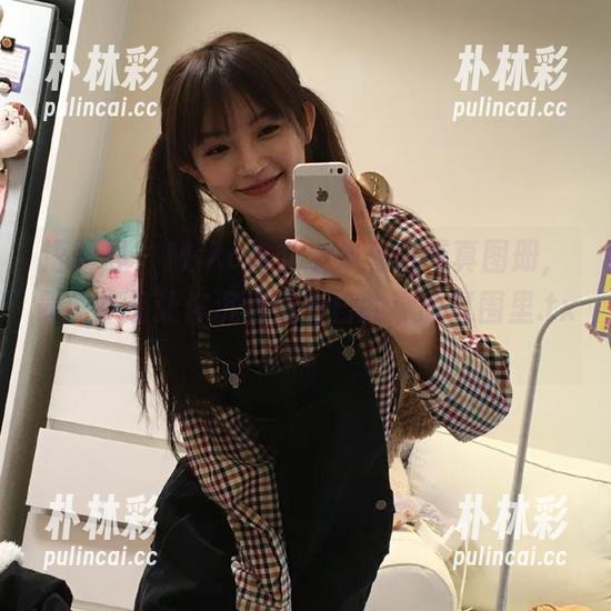 语画界 - Miko酱吖全新圣诞写真图册，最新作品让你沉浸在节日的温暖氛围里.txt