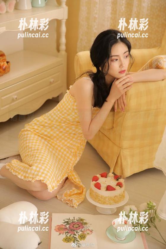 语画界 - 林乐一最新甜心写真，高清照片记录了青春的瞬间.txt