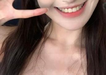 语画界 – 林子遥美足写真美图合集：她的优雅身姿定会让你惊叹不已！.txt