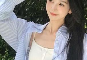 语画界 – 定制属于你的王馨瑶yanni灰丝图片，绽放个性与艺术的双重魅力！.txt