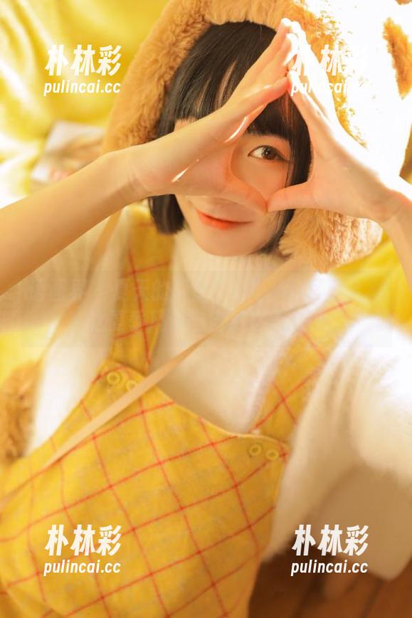 语画界 - 夏天的旋律：玥儿玥er写真全集之夏季风尚与自然之美.txt