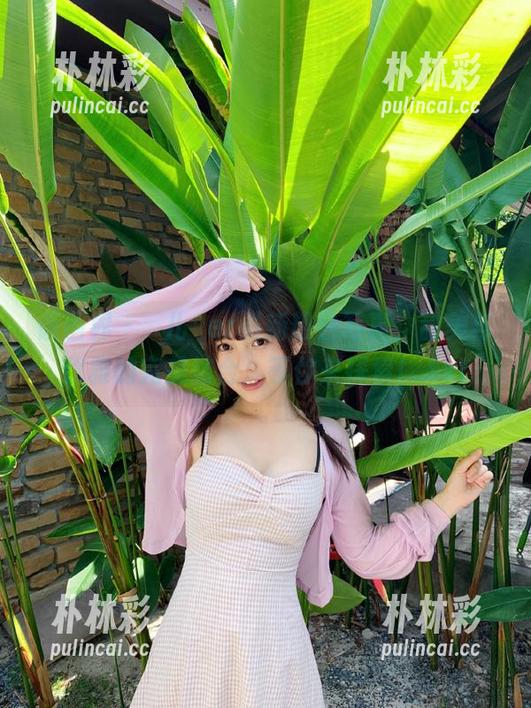 语画界 - 玥儿玥er最新粉色写真，甜美与优雅的完美结合，等你来探索！.txt