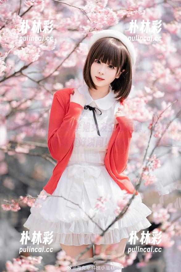 最新力作！轩萧学姐女友全套写真，轻松下载美好瞬间！.txt
