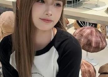 微密圈 – 软妹小九九的高清美图揭秘：你绝对想不到的油亮肉丝与白棉袜搭配！.txt