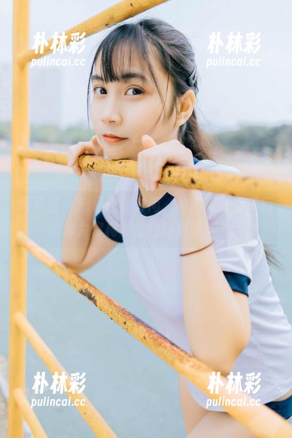 轰趴猫 - 追寻职场时尚，曲曲职业装最新图库为你构建优雅新形象！.txt