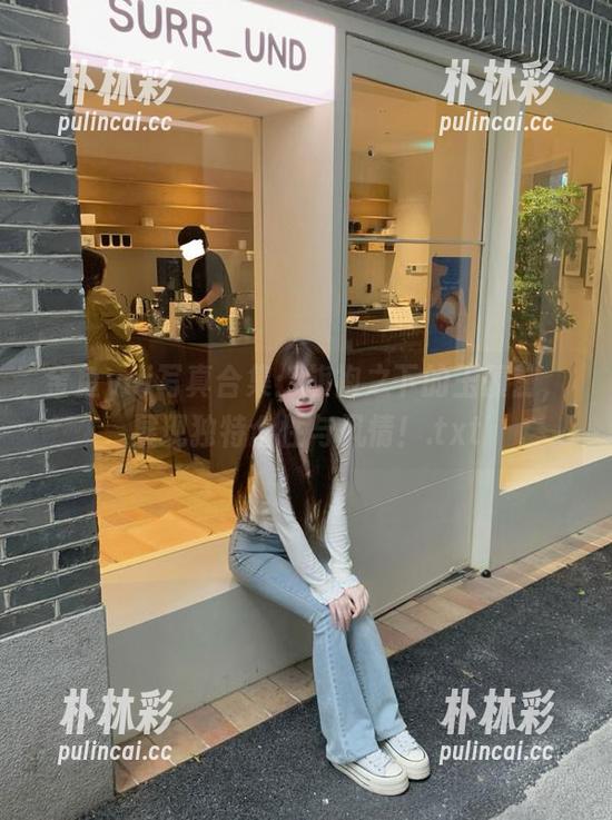 金鱼yui写真合集：旗袍之下的玉藻前，展现独特个性与风情！.txt