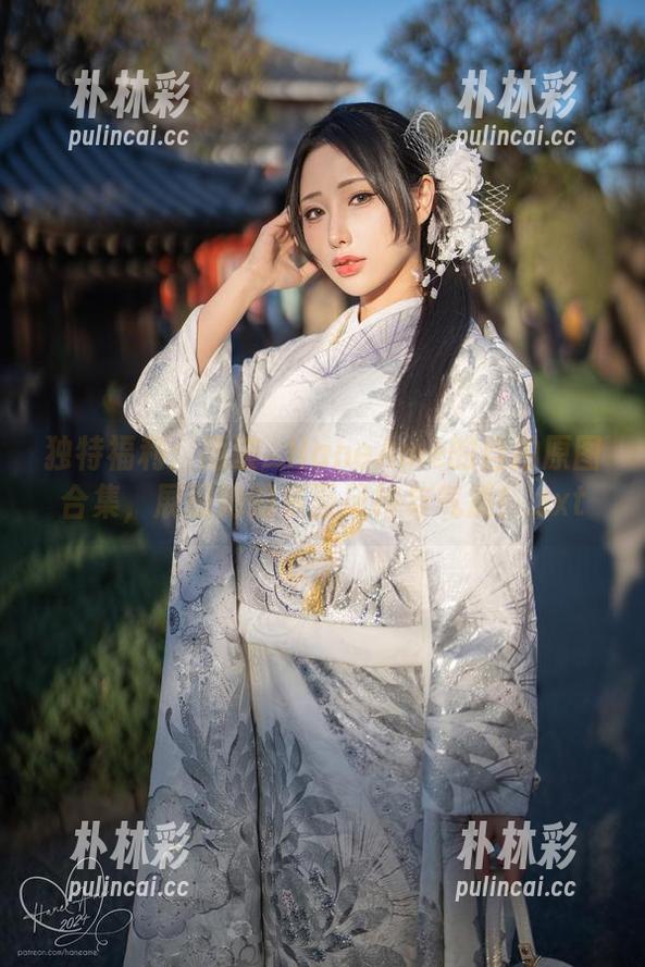 独特福利：雨波_HaneAme的自拍原图合集，展现她的多面风格与气质！.txt