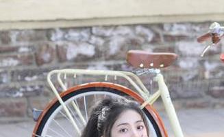 青豆客 – 小九Vin修女写真原图重磅更新，展现天使般的气质与细腻的情感.txt