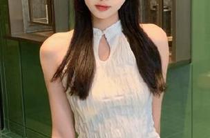 用网盘保存风之领域的纯纯女孩作品，捕捉青春的璀璨光辉与纯真笑容.txt
