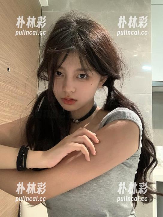 魅妍社 - 谢芷馨Sindy的私拍世界：透视她返璞归真的套装与纯粹的艺术套图.txt