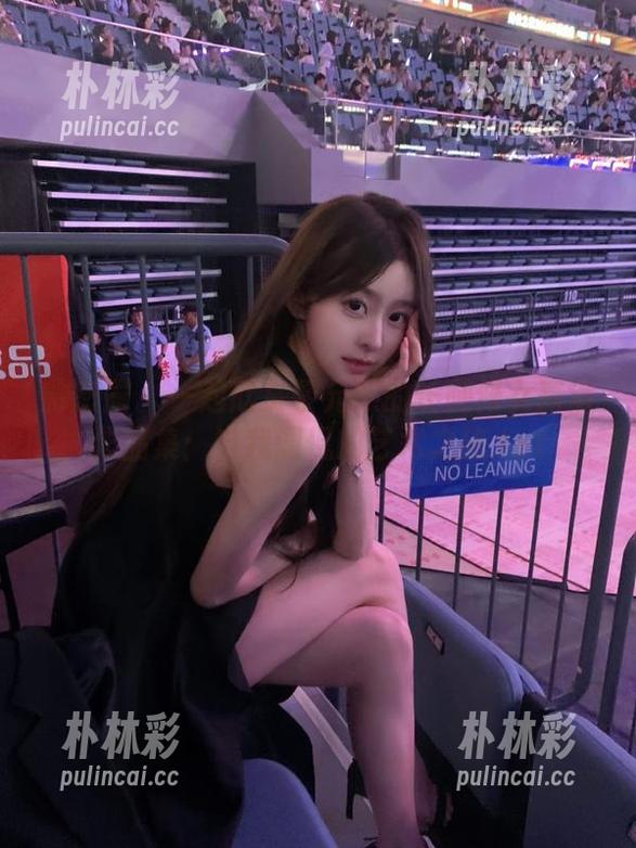 微密圈 - 一起欣赏黎允熙的长腿修女高清作品集：自我调侃的艺术之旅.txt