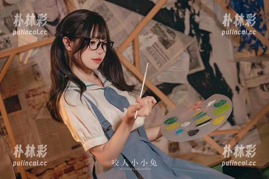 “黏黏团子兔”短裤乐章：美图合集展现最动人的夏日风情！.txt